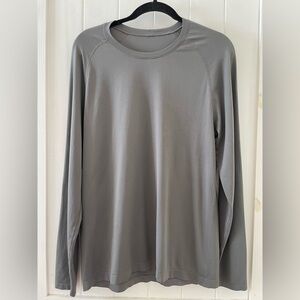 lululemon athletica Men's Charcoal Long Sleeve Tee sweatshirt size L activewear